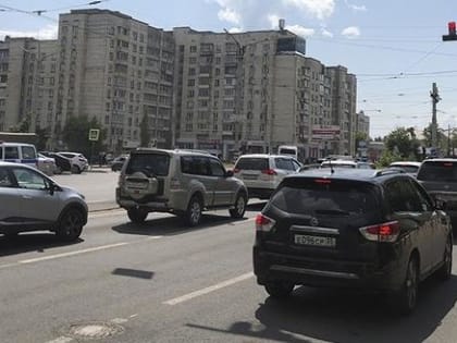 У Красноармейской площади запретили парковку