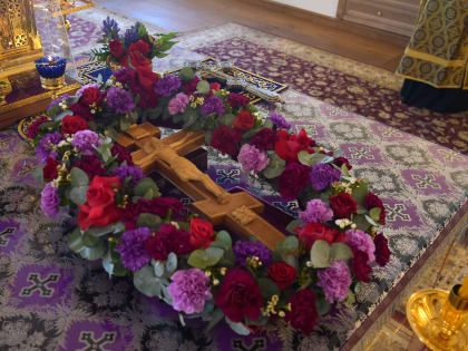 В канун Недели Крестопоклонной митрополит Савва совершил всенощное бдение в Воскресенском кафедральном соборе Вологды