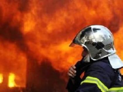 Подразделение "Северстали" тушили 30 пожарных