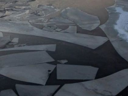 На Шексне пенсионер провалился под лед и утонул