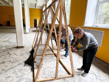 28 маскировочных сетей передали "Серебряные волонтёры" в ШвейтБат