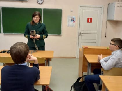 Уроки в школах продолжаются. Очень радует, что дети все больше узнают о лесе, о деятельности лесной охраны и с большим интересом погружаются в это направление