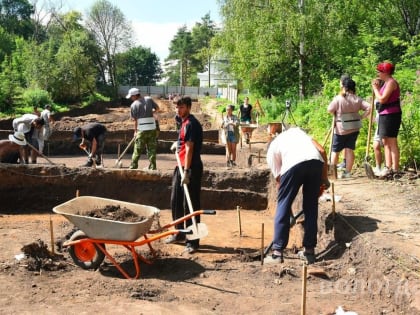 Экскурсия по раскопкам на месте будущего Некрасовского моста пройдет в Вологде в честь Дня археолога (6+)