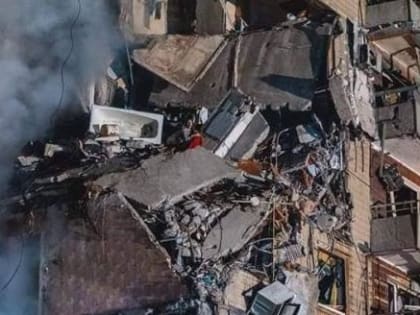 В офисе Зеленского признали: во взрыве жилого дома в Днепре виноваты не русские, а силы ПВО Украины