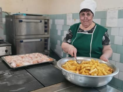 Акцент на белки: в меню школьников появятся запеканка и омлет