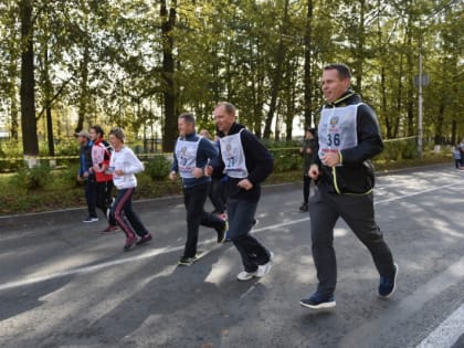 Череповецкие полицейские приняли участие в массовом забеге Всероссийской акции «Кросс нации-2019»