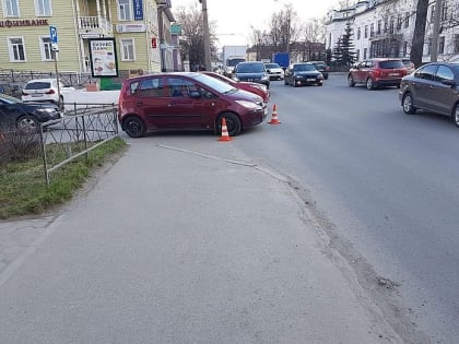 В центре Вологды иномарка сбила пешехода