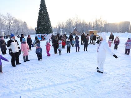Три ТОС устроили в честь старого Нового года праздник для череповчан