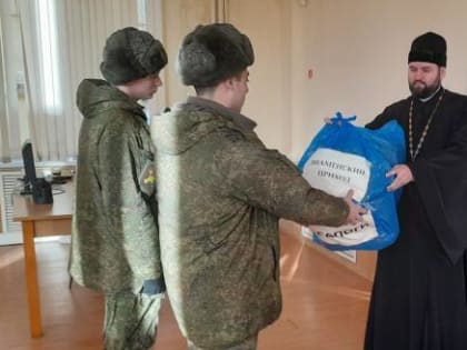 Череповецкие священники собирают теплые вещи для участников спецоперации