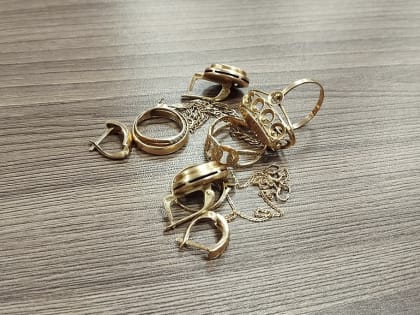 Ставрополец обменял у пожилой череповчанки постельное белье на золото