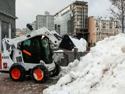 УК и ТСЖ в Череповце будут штрафовать за складирование снега в чужом дворе