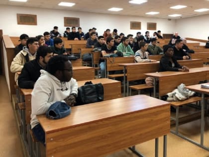 В Череповце для иностранных студентов провели законодательный ликбез