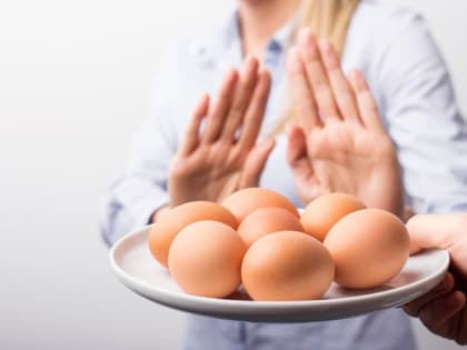 Роспотребнадзор запретил есть сырые яйца, чтобы не заразиться птичьим гриппом