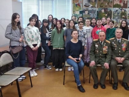 Урок мужества провели представители Российского Союза ветеранов для юных художников Вологды