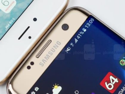 Продажи смартфонов Samsung и Apple упали до уровня 2013 года