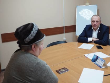 Жалобы на шумных соседей стали поводом для обращения жильцов общежития в городе Вологде к Роману Заварину