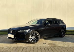 Volvo V60 T6 AWD Plug-In Hybrid Ultra Dark aut