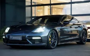 Porsche  Panamera Turbo