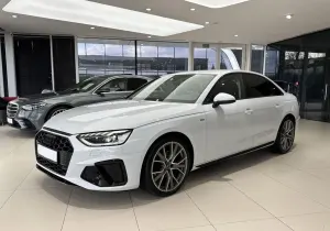 Audi A4 35 TFSI mHEV S Line S tronic