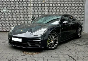 Porsche  Panamera 4 E-Hybrid Sport Turismo Platinum Edition
