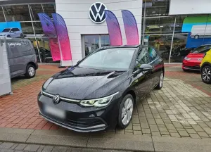 Volkswagen Golf VIII 1.5 eTSI EVO Style DSG