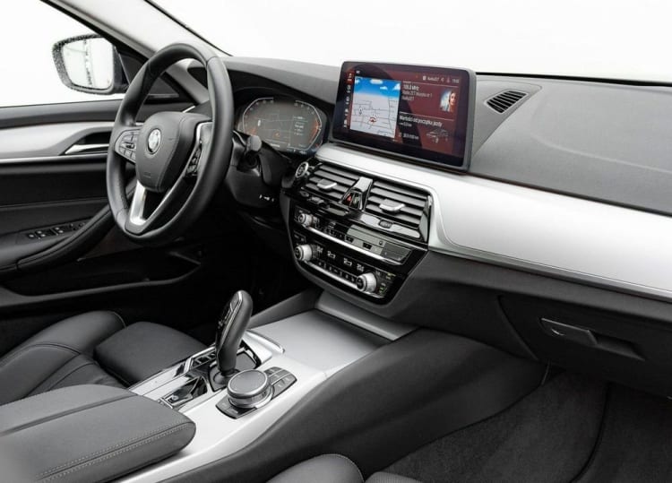 BMW Seria 5 530i xDrive mHEV aut