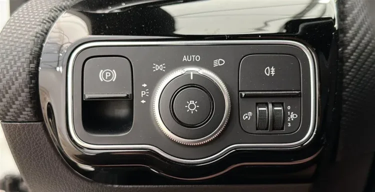 Mercedes-Benz Klasa A A 180 d 8G-DCT