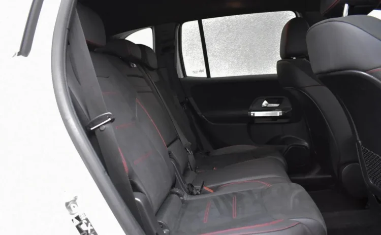 Mercedes-Benz GLB GLB 200 4-Matic AMG Line 8G-DCT