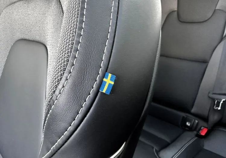 Volvo XC 60 XC 60 T6 Plug-In Hybrid AWD Plus Black Edition aut