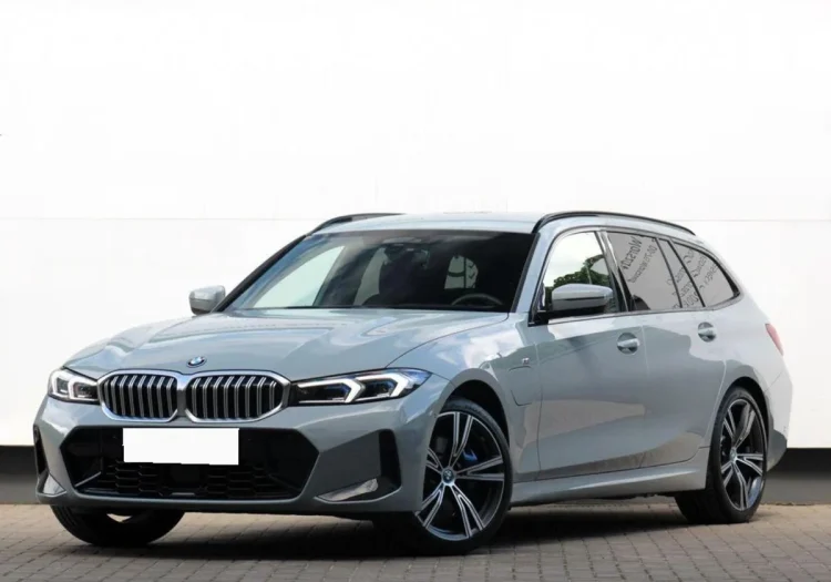 BMW Seria 3 330e xDrive M Sport aut
