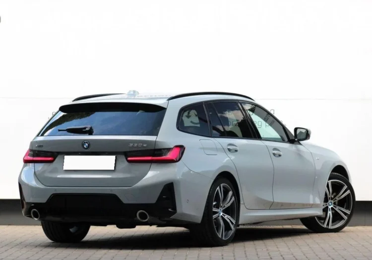 BMW Seria 3 330e xDrive M Sport aut