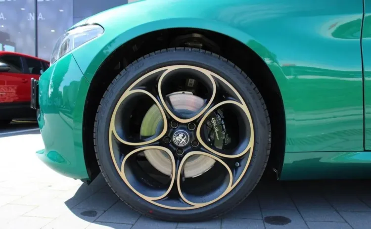 Alfa Romeo Giulia Giulia 2.0 Turbo Intensa Q4 aut