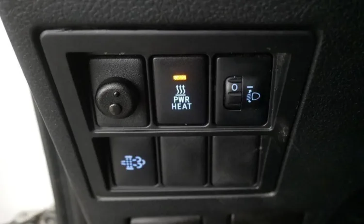 Toyota Hilux Hilux 2.4 D-4D Double Cab DLX 4x4