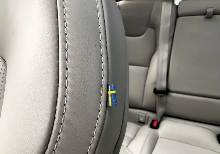 Volvo XC 60 XC 60 T8 Plug-In Hybrid AWD Plus Dark aut