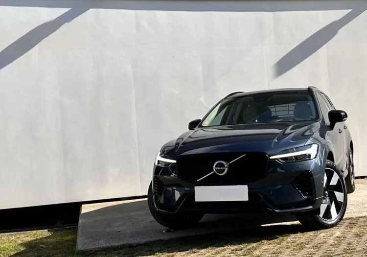 Volvo XC 60 XC 60 T8 Plug-In Hybrid AWD Plus Dark aut