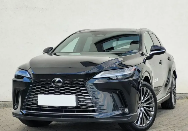 Lexus RX RX 450h+ Omotenashi