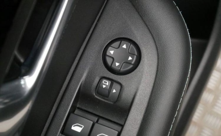 Peugeot 208 e-208 Allure