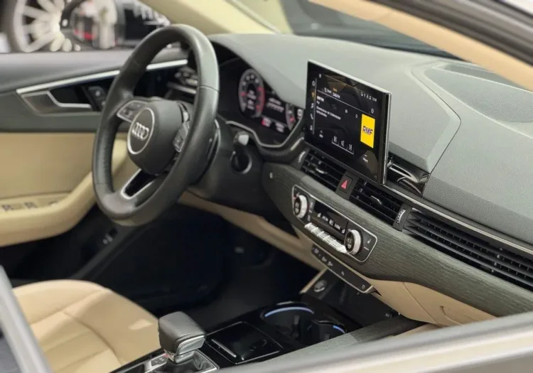 Audi A4 A4 35 TFSI mHEV S Line S tronic