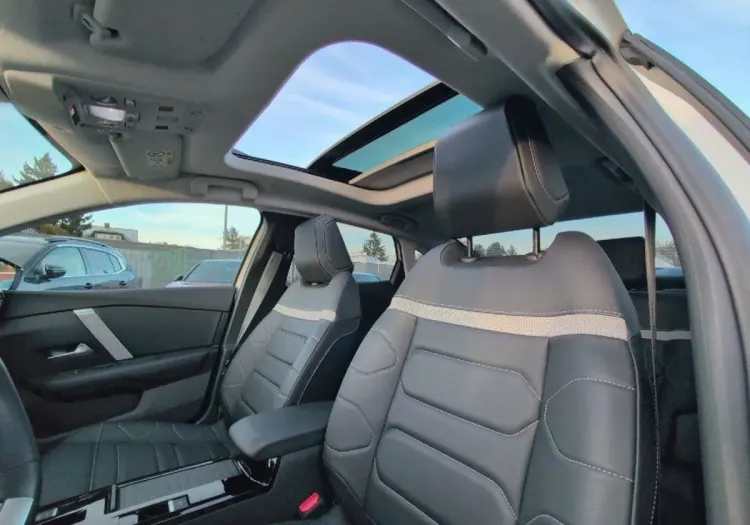 Citroen e-C4 X e-C4 X EV136 Shine