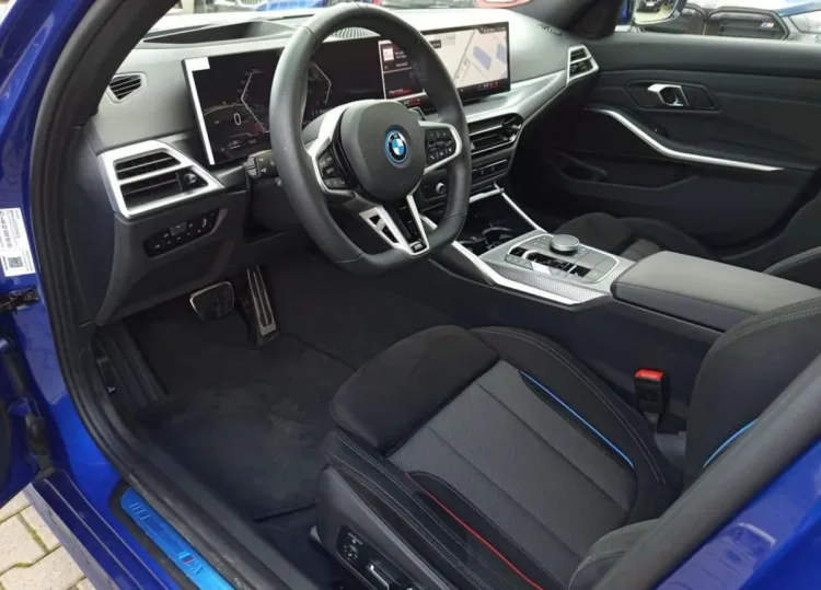 BMW Seria 3 330e xDrive M Sport sport-aut