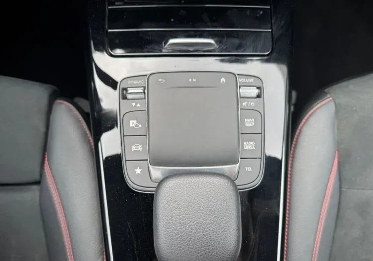 Mercedes-Benz CLA CLA 200 AMG Line 7G-DCT