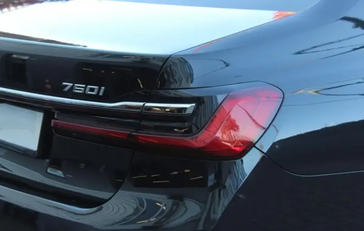 BMW Seria 7 750i xDrive sport-aut