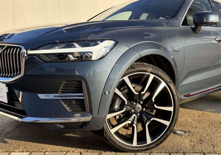 Volvo XC 60 XC 60 T8 Plug-In Hybrid AWD Plus Dark aut