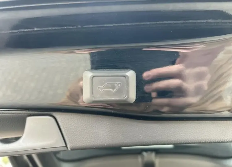 Toyota RAV4 RAV4 2.5 Hybrid Black Edition by JBL 4x4