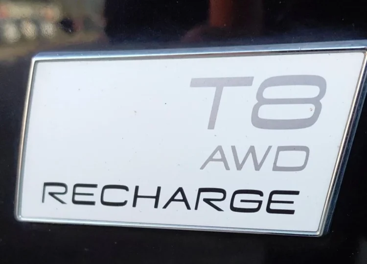 Volvo XC 60 XC 60 T8 AWD Plug-In Hybrid R-Design aut