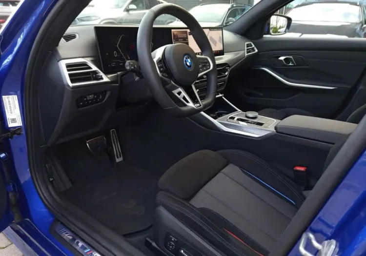 BMW Seria 3 330e xDrive M Sport aut