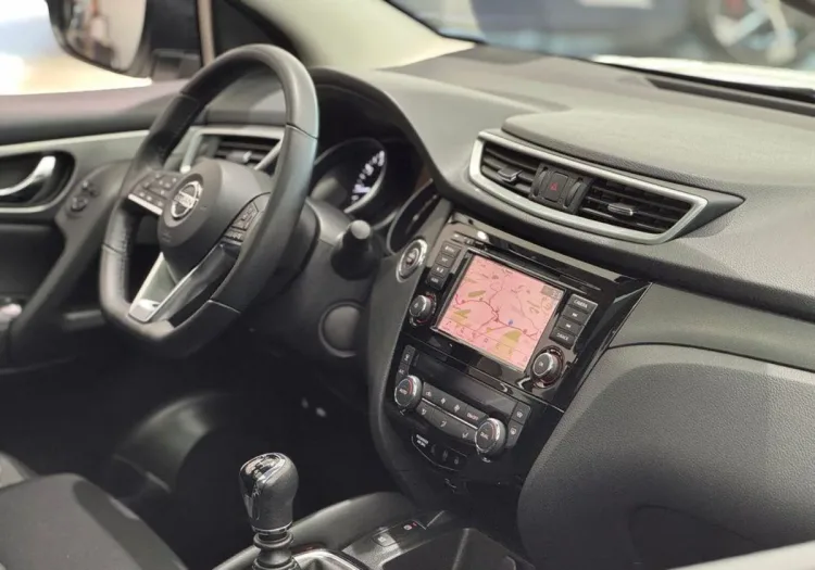 Nissan Qashqai Qashqai 1.3 DIG-T N-Connecta