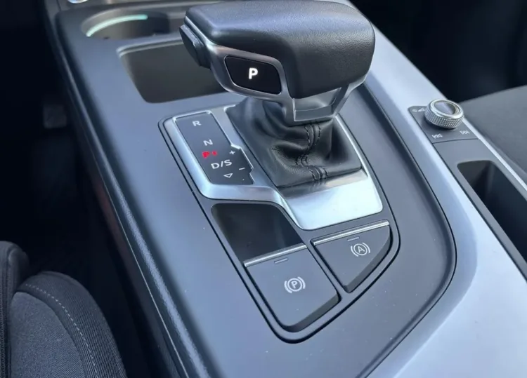 Audi A4 A4 35 TFSI mHEV Advanced S tronic