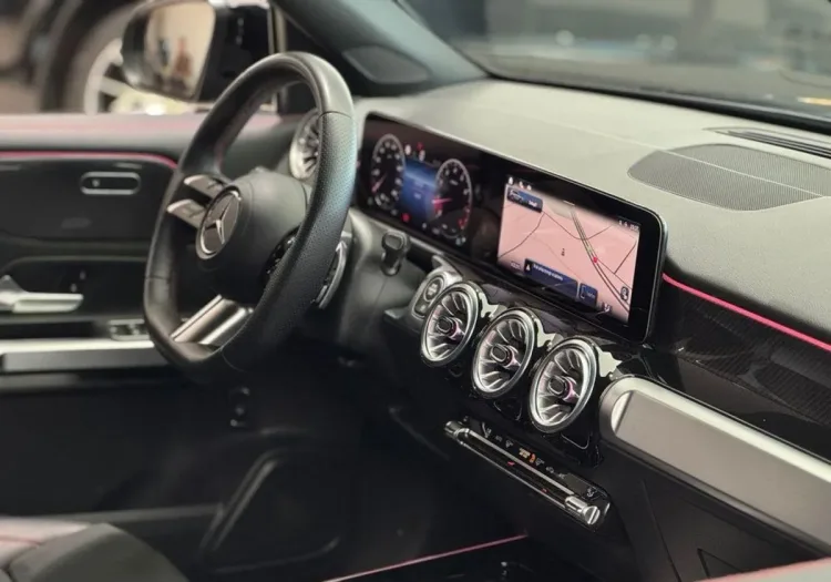 Mercedes-Benz GLB GLB 200 mHEV AMG Line 7G-DCT