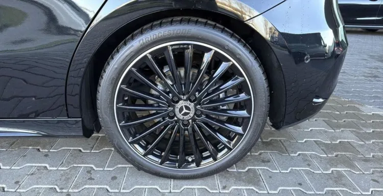 Mercedes-Benz Klasa A A 220 4-Matic AMG Line 8G-DCT